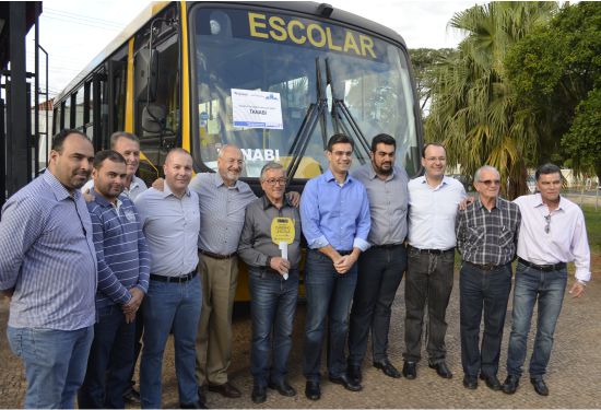 Rodrigo Garcia (DEM) conquista ônibus de R$ 235 mil para Tanabi